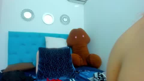 tiffany  online show from October 17, 2025, 2:15 am