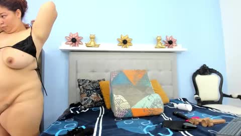 tiffany  online show from December 2, 2025, 1:44 am