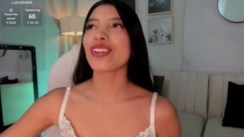 Snapshot of tiffany_low chatting on January 16, 2026, 1:04 pm tiffany_low online show from January 16, 2026, 1:04 pm