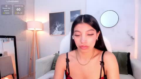 Snapshot of tiffany_low chatting on February 4, 2026, 2:01 pm tiffany_low online show from February 4, 2026, 2:01 pm