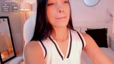 Snapshot of tiffany_low chatting on February 21, 2026, 2:51 pm tiffany_low online show from February 21, 2026, 2:51 pm