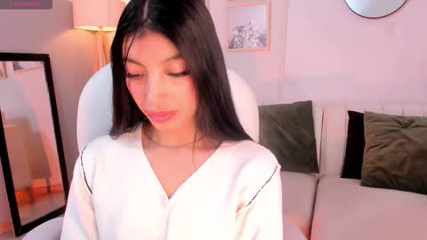 Snapshot of tiffany_low chatting on February 25, 2026, 2:59 pm tiffany_low online show from February 25, 2026, 2:59 pm