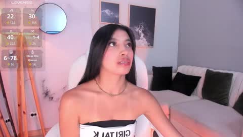 Snapshot of tiffany_low chatting on March 9, 2026, 2:54 pm tiffany_low online show from March 9, 2026, 2:54 pm