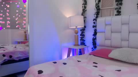  Tiffany  online show from November 26, 2025, 7:48 pm