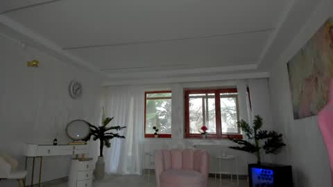 Tiffany Houston online show from December 5, 2024, 7:05 am