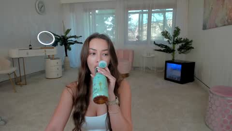 Tiffany Houston online show from January 9, 2025, 6:48 am