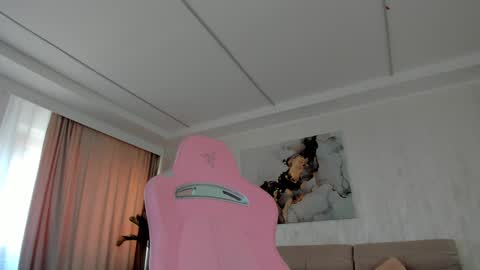 Tiffany Houston online show from March 7, 2025, 1:07 pm