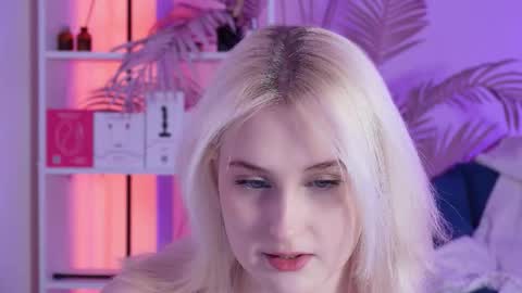 Snapshot of tiffanyjons chatting on February 15, 2026, 5:42 pm tiffanyjons online show from February 15, 2026, 5:42 pm