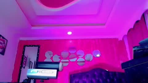 tiffanymackensyy69 online show from April 5, 2026, 12:30 am