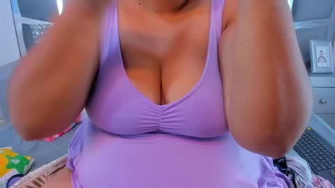 Snapshot of tiffanymiller01 chatting on December 9, 2024, 12:51 pm Tiffany Miller online show from December 9, 2024, 12:51 pm
