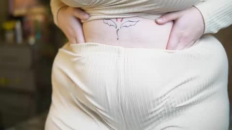 Snapshot of tiffanytrinity chatting on February 13, 2026, 2:18 am Tiffany online show from February 13, 2026, 2:18 am