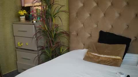 Snapshot of tiffanytrinity chatting on February 15, 2026, 12:07 am Tiffany online show from February 15, 2026, 12:07 am