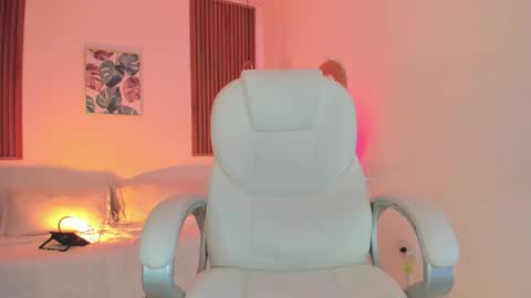 Snapshot of tiffanywright_ chatting on October 12, 2025, 1:10 pm Tiffany online show from October 12, 2025, 1:10 pm