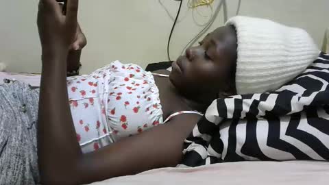 tight_pussie online show from October 30, 2025, 9:15 pm