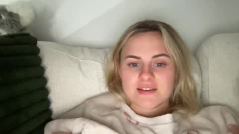 Snapshot of tigoldbitties11 chatting on November 24, 2025, 5:07 am Lexi online show from November 24, 2025, 5:07 am