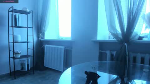 Elizabeth Elize online show from November 16, 2025, 7:14 am