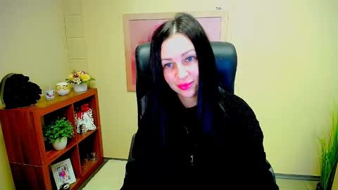Snapshot of timeparadice chatting on February 10, 2025, 11:36 am Luisa online show from February 10, 2025, 11:36 am