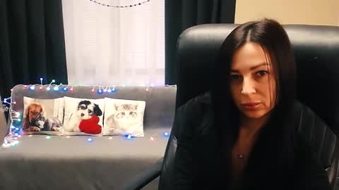 Snapshot of timeparadice chatting on December 16, 2025, 8:52 am Luisa online show from December 16, 2025, 8:52 am