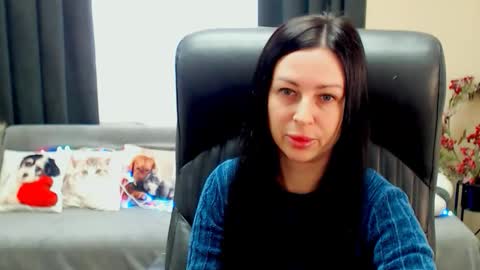Luisa online show from April 15, 2026, 7:59 am