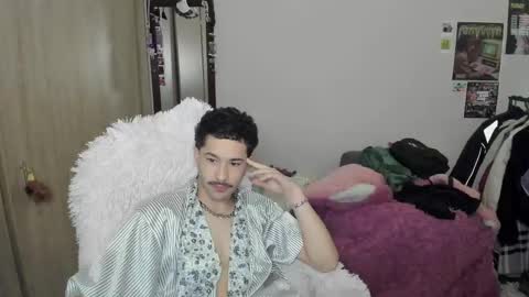 Snapshot of timgreen420 chatting on December 12, 2024, 5:20 am timgreen420 online show from December 12, 2024, 5:20 am