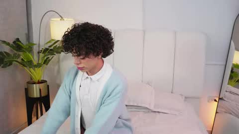 timmyshy online show from November 25, 2025, 3:50 am