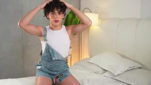 Snapshot of timmyshy chatting on February 5, 2026, 5:23 am timmyshy online show from February 5, 2026, 5:23 am