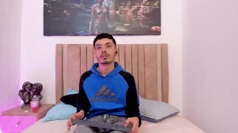 Snapshot of timothe_evans chatting on December 3, 2025, 4:09 am Evans online show from December 3, 2025, 4:09 am