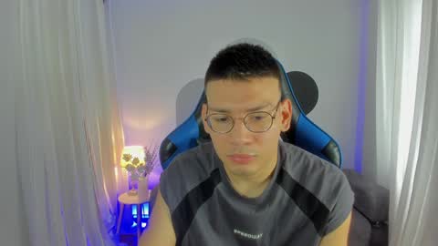 Snapshot of timothy_jones1 chatting on December 1, 2024, 5:13 pm timi jones online show from December 1, 2024, 5:13 pm