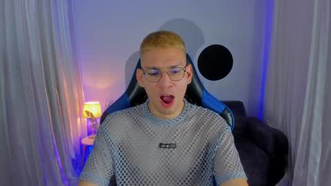 Snapshot of timothy_jones1 chatting on December 9, 2024, 12:23 am timi jones online show from December 9, 2024, 12:23 am