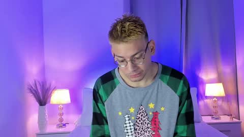 Snapshot of timothy_jones1 chatting on December 22, 2024, 10:28 am timi jones online show from December 22, 2024, 10:28 am