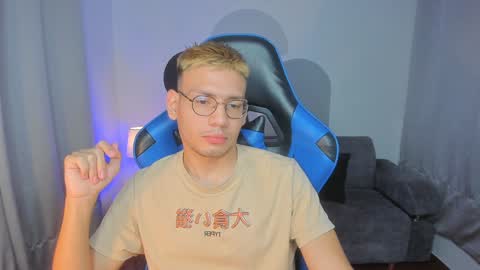 Snapshot of timothy_jones1 chatting on January 4, 2025, 4:32 pm timi jones online show from January 4, 2025, 4:32 pm