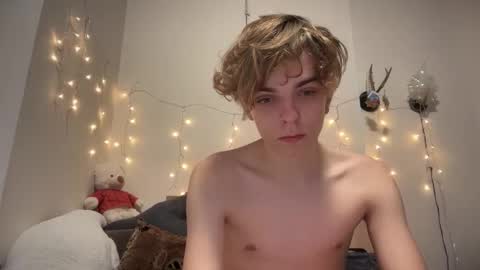 Snapshot of timveret chatting on February 12, 2026, 8:37 pm Wizard online show from February 12, 2026, 8:37 pm