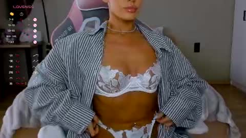 Snapshot of tina__bestie chatting on June 13, 2026, 8:45 am Tina online show from June 13, 2026, 8:45 am