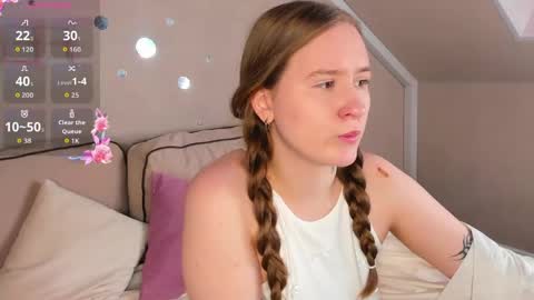 Snapshot of tina_hicks chatting on April 15, 2026, 9:27 am Stella online show from April 15, 2026, 9:27 am