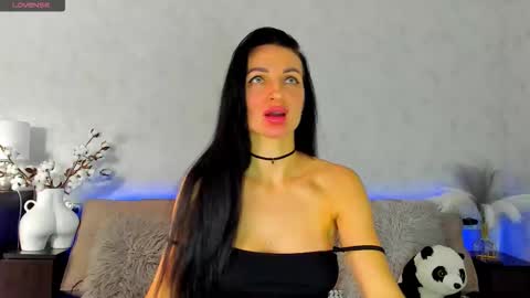 Tina online show from November 5, 2025, 11:21 am