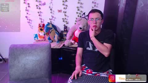 Snapshot of tina_n_charlie chatting on February 8, 2026, 3:04 pm Tina N Charlie online show from February 8, 2026, 3:04 pm