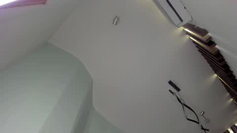 Tina  online show from November 14, 2025, 4:44 am