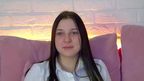 TinaBurton online show from November 22, 2025, 7:07 am