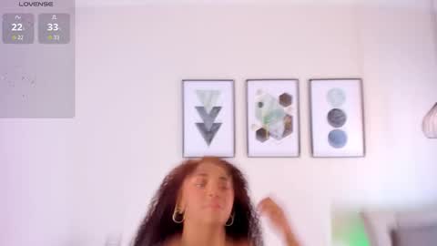 Snapshot of tinacurly chatting on November 22, 2025, 11:31 am Tina online show from November 22, 2025, 11:31 am