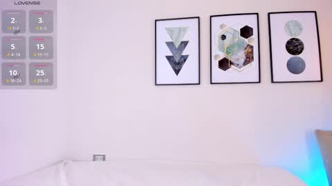 Snapshot of tinacurly chatting on November 25, 2025, 11:21 am Tina online show from November 25, 2025, 11:21 am