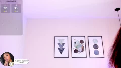 Snapshot of tinacurly chatting on November 26, 2025, 11:33 am Tina online show from November 26, 2025, 11:33 am