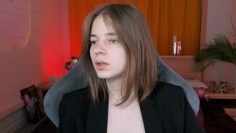 Tina Davil online show from February 3, 2025, 2:13 pm