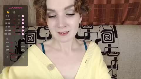 Snapshot of tinawincee chatting on December 19, 2025, 5:03 am Tina online show from December 19, 2025, 5:03 am