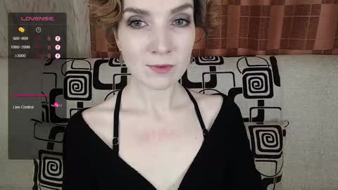 Snapshot of tinawincee chatting on December 21, 2025, 4:52 am Tina online show from December 21, 2025, 4:52 am