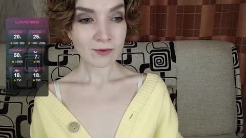 Snapshot of tinawincee chatting on February 6, 2026, 5:01 am Tina online show from February 6, 2026, 5:01 am