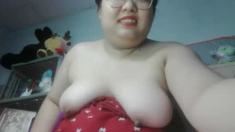 tini_bei online show from May 8, 2026, 3:50 pm