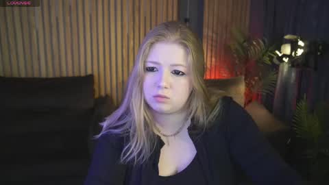 Snapshot of tinkerrbelll chatting on May 30, 2026, 7:11 pm TinkerrBelll online show from May 30, 2026, 7:11 pm