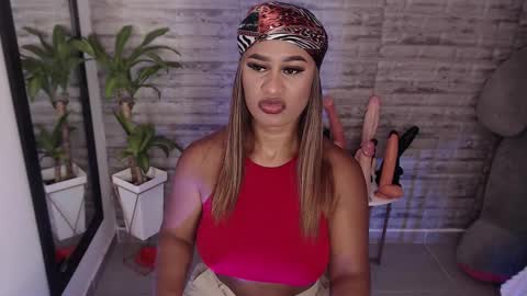 Snapshot of tinna__hottie chatting on September 11, 2025, 5:02 pm Tinna Goddess online show from September 11, 2025, 5:02 pm