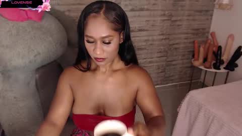 Snapshot of tinna__hottie chatting on December 20, 2025, 2:57 pm Tinna Goddess online show from December 20, 2025, 2:57 pm