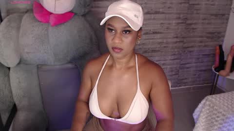 Snapshot of tinna__hottie chatting on April 4, 2026, 11:29 am Tinna Goddess online show from April 4, 2026, 11:29 am